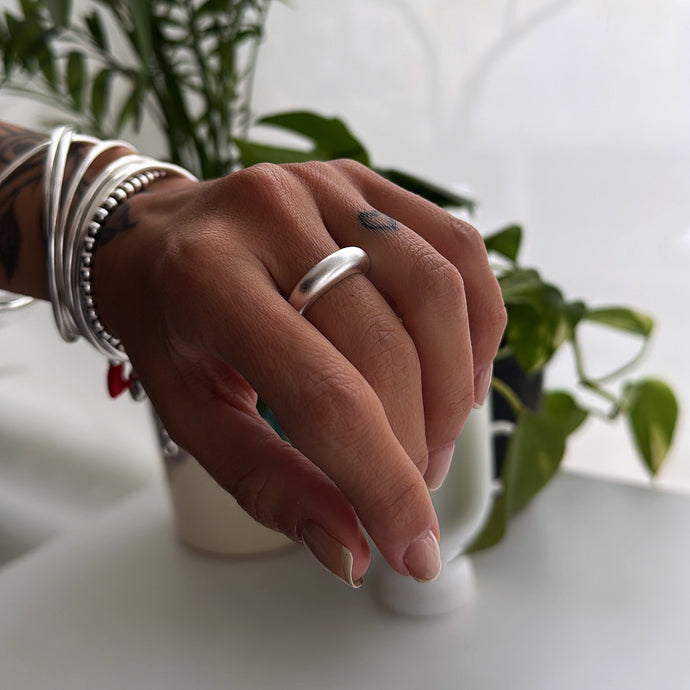 MEGA SALE Anillo bombé Arena - Plata925