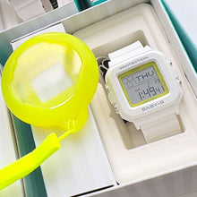 Cargar imagen en el visor de la galería, Reloj Baby-G blanco con accesorio para cartera - BGD 10K 4DR
