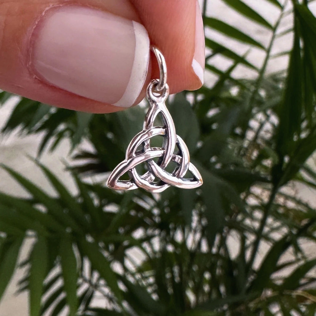 Dije Triqueta - 1,5 cm - Plata925