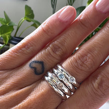 Cargar imagen en el visor de la galería, Anillo Intenciones - piezas individuales para combinar - tamaño regulable - Plata925