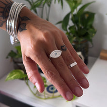 Cargar imagen en el visor de la galería, Anillo Ojo Protector cielo - tamaño regulable - Plata925