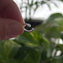 Cargar imagen en el visor de la galería, Caravana/Piercing sin perforación- tamaño regulable - Plata925