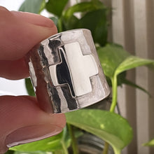 Cargar imagen en el visor de la galería, Esta pieza la realizamos por encargue. Anillo Profesiones - tamaño regulable - Plata925