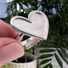 Cargar imagen en el visor de la galería, Anillo Corazón Lucero - tamaño regulable - Plata925