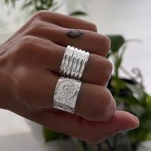 Cargar imagen en el visor de la galería, Anillo Meraki - tamaño regulable - Plata925