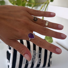Cargar imagen en el visor de la galería, Anillo fino gota de Amatista - tamaño regulable - Plata925