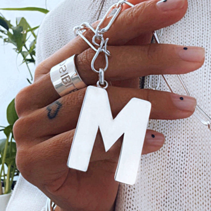Letras - 4 cm - macizas Plata925- elegí tu letra en el menú desplegable - pieza hecha por encargue, ver plazos de entrega 🧿