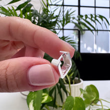 Cargar imagen en el visor de la galería, Caravanas Cuadraditos 12 mm - Plata925