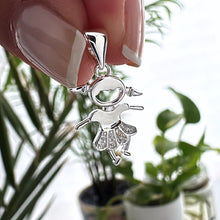 Cargar imagen en el visor de la galería, Dije Hijita ❤️ 14 mm - Plata925