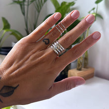 Cargar imagen en el visor de la galería, Anillo Intenciones - piezas individuales para combinar - tamaño regulable - Plata925
