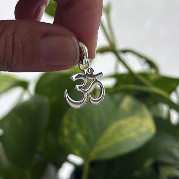 Dije Om - 15 mm - Plata925