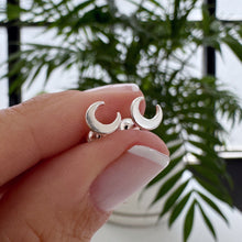 Cargar imagen en el visor de la galería, Caravanas Mini Lunitas-Plata925
