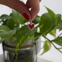 Cargar imagen en el visor de la galería, Dije Corazón Amuleto Rojo - 12 mm - Plata925