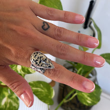 Cargar imagen en el visor de la galería, Anillo Jaspe Dálmata - tamaño regulable - Plata925