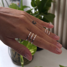 Cargar imagen en el visor de la galería, Anillo Triple - tamaño regulable - Plata925
