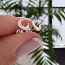 Cargar imagen en el visor de la galería, Caravanas Mini Lunitas-Plata925