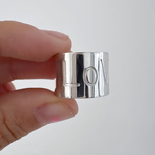 Cargar imagen en el visor de la galería, Anillo LOVE - tamaño regulable- Plata925