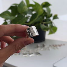 Cargar imagen en el visor de la galería, Anillo Killa - tamaño regulable - Plata925