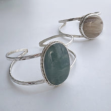 Cargar imagen en el visor de la galería, Brazalete Ónix Cielo - tamaño regulable - Plata925