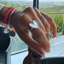 Cargar imagen en el visor de la galería, Anillo Corazón Lucero - tamaño regulable - Plata925