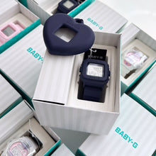 Cargar imagen en el visor de la galería, Reloj Baby-G cuadrado azul con accesorio para cartera - 10kh2cdr