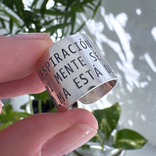 Cargar imagen en el visor de la galería, Anillo Respira - tamaño regulable- Plata925