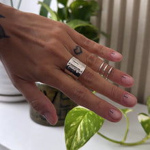Cargar imagen en el visor de la galería, Esta pieza la realizamos por encargue. Anillo Profesiones - tamaño regulable - Plata925