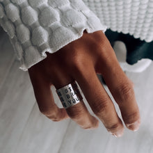 Cargar imagen en el visor de la galería, Anillo BE STRONG BE BRAVE BE YOU - tamaño regulable- Plata 925