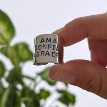 Cargar imagen en el visor de la galería, Anillo AMA CONFÍA AGRADECE - tamaño regulable- Plata925